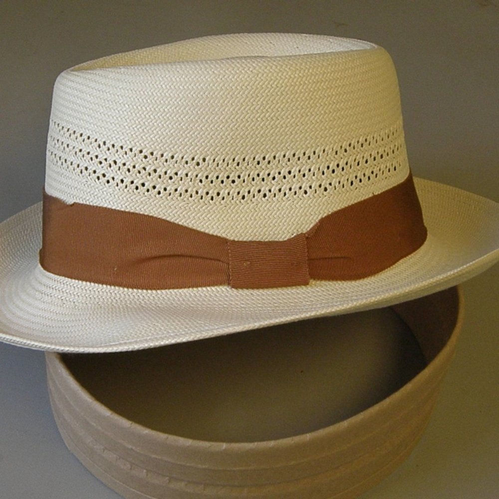 New Classic woven Kangol Fedora white,Small